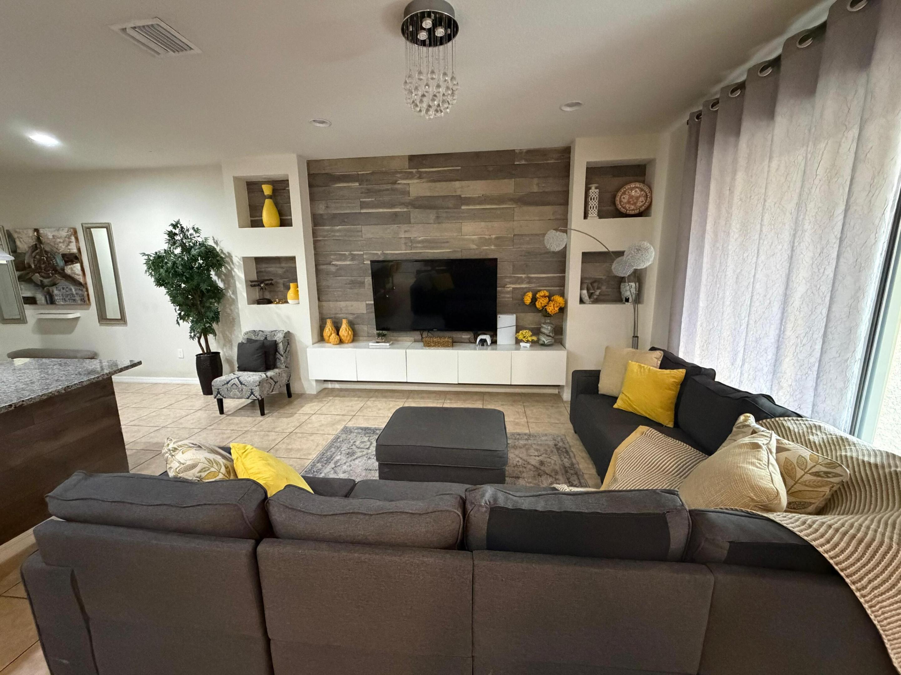WINDSOR AT WESTSIDE PH 1 - Residential