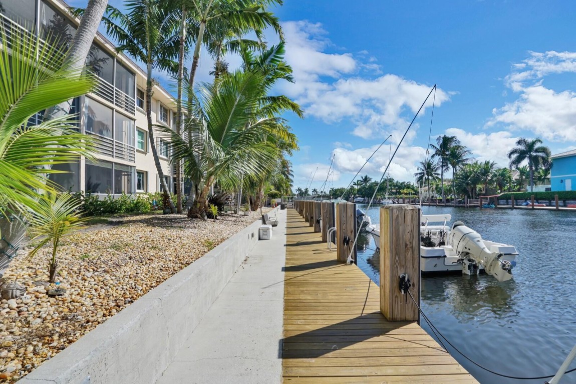LIGHTHOUSE POINT PLAZA CO - Residential