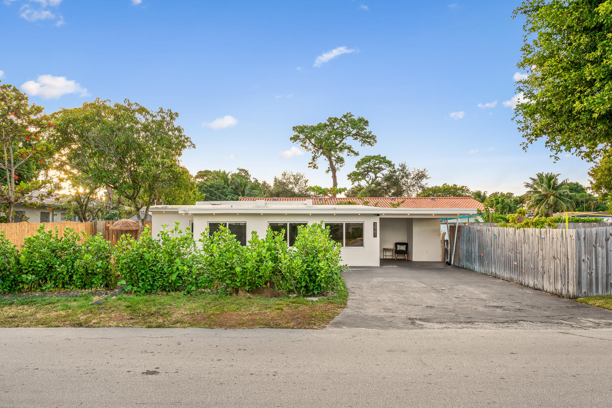 OAKLAND PARK SECOND ADD - Residential