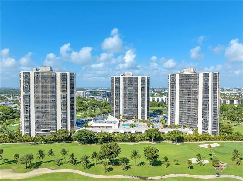 Stunning 2 bed / 2 bath unit with breathtaking Turnberry Golf Course views. Prime Aventura location — walking distance to Aventura Mall, minutes to the beach, and near excellent schools. Includes assigned covered parking and unlimited guest parking. HOA covers internet and cable and provides exceptional amenities: fitness center, sauna, heated pool, jacuzzi, library, and 24-hour security.