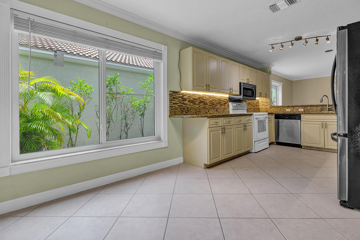 LA VIDA - Residential Lease