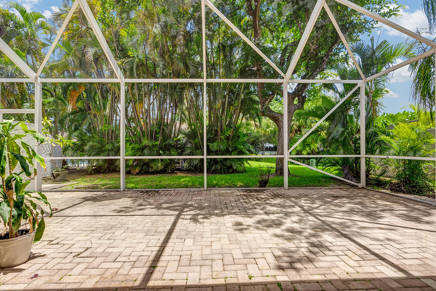 LA VIDA - Residential Lease