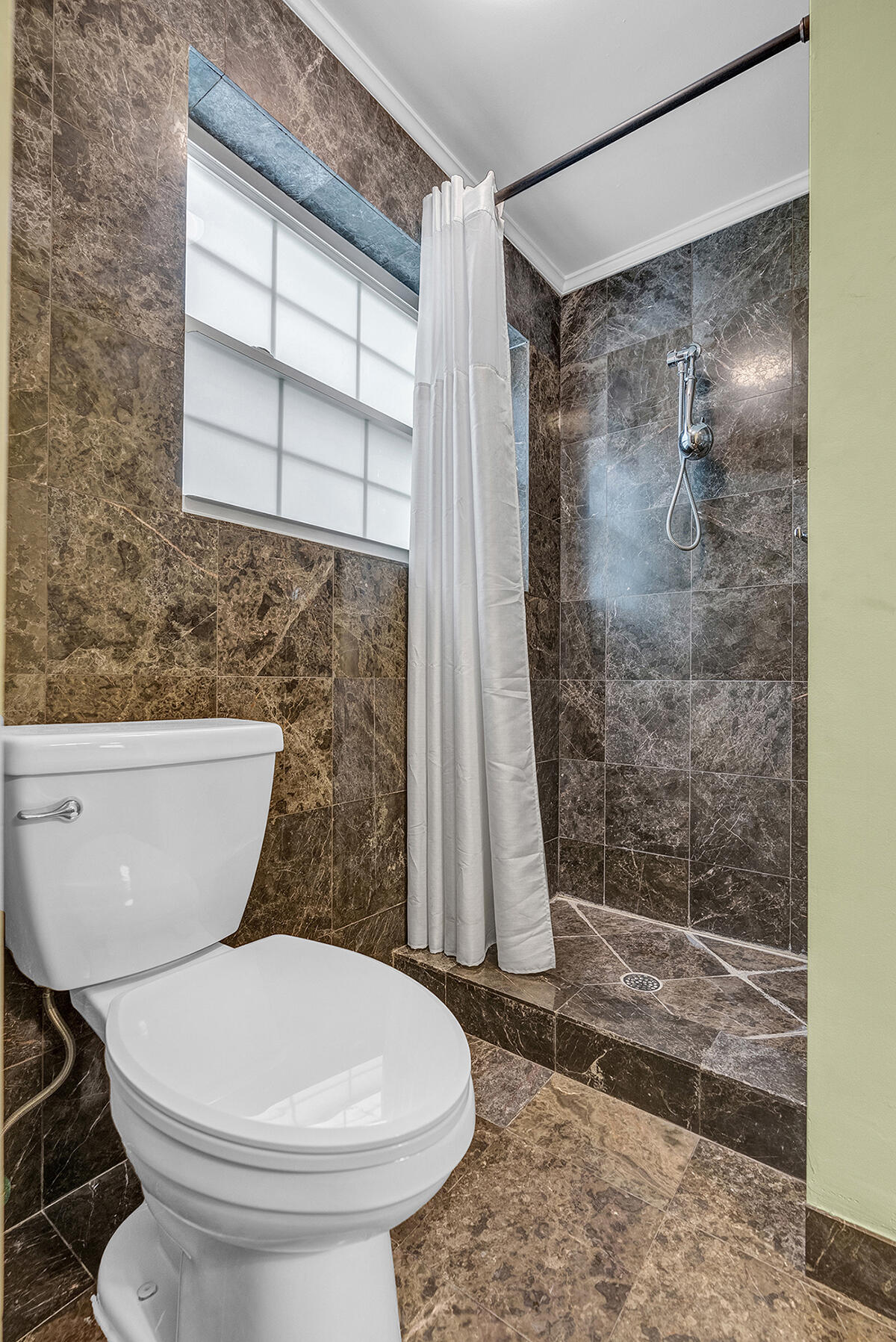 LA VIDA - Residential Lease