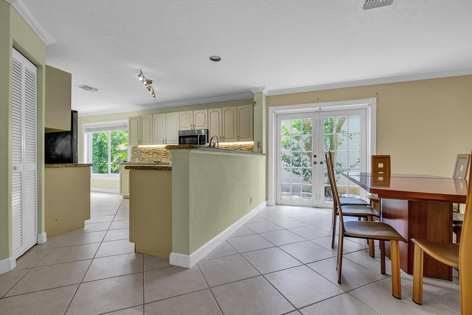 LA VIDA - Residential Lease