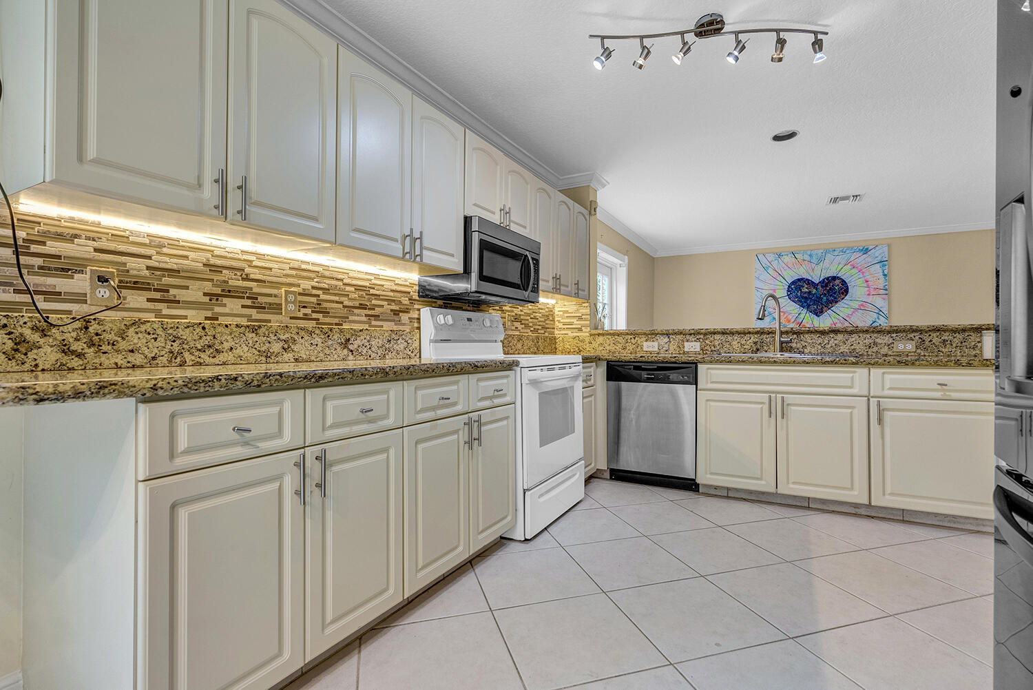 LA VIDA - Residential Lease