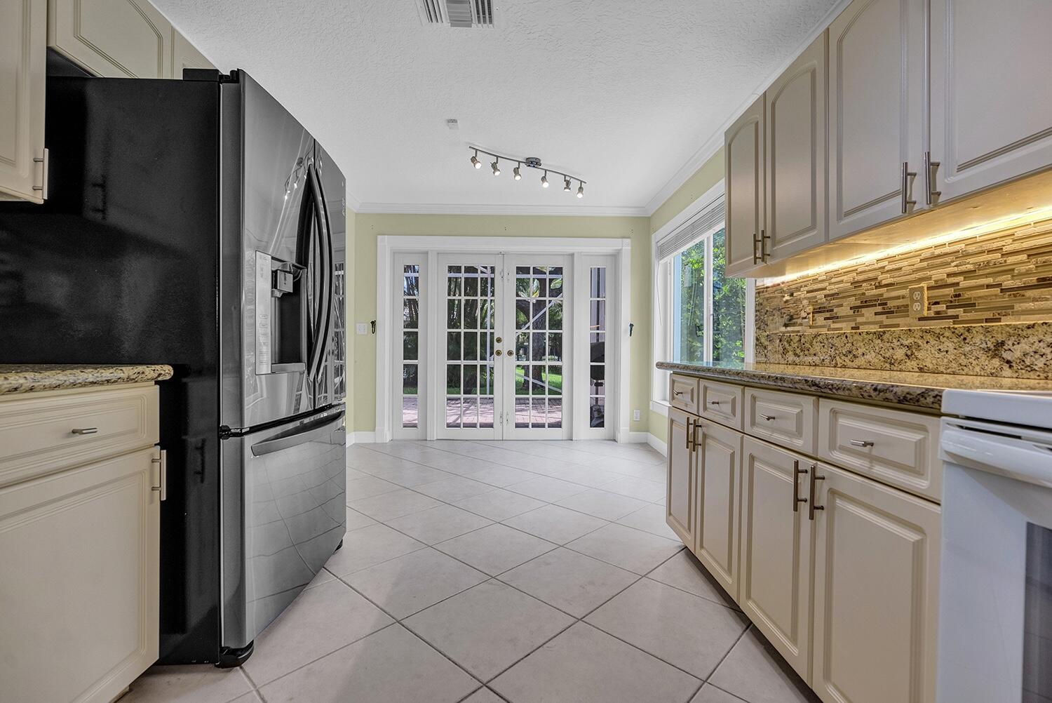 LA VIDA - Residential Lease