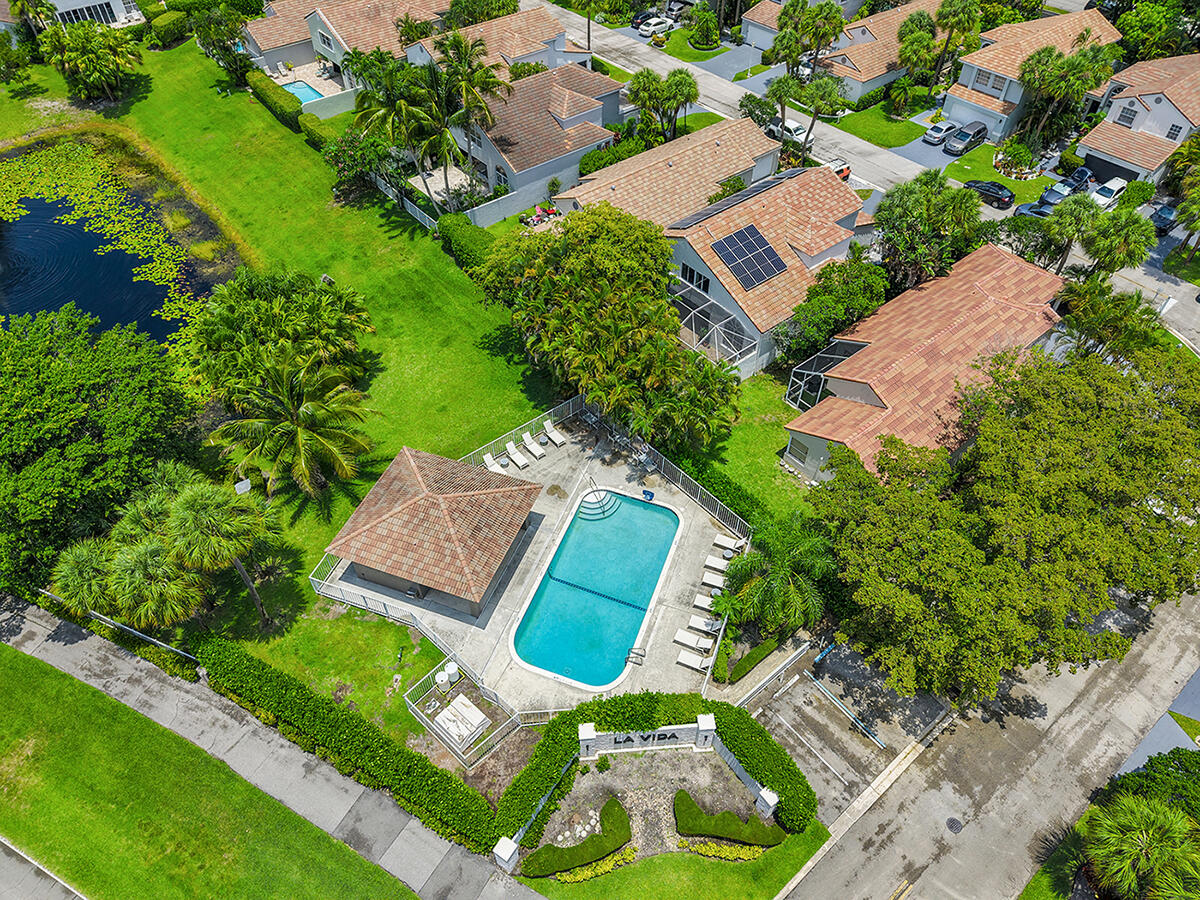 LA VIDA - Residential Lease