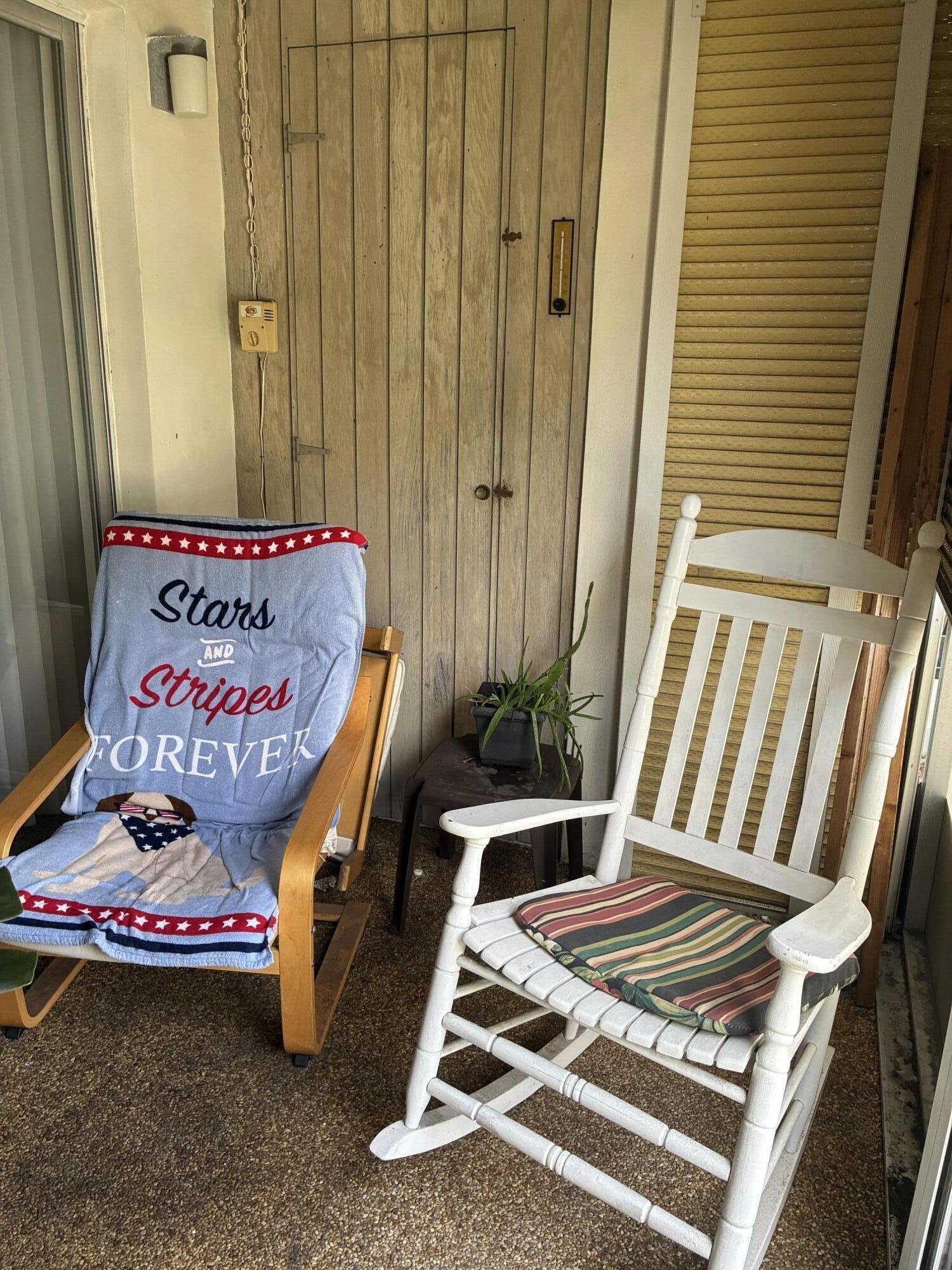 RIVER SHORES CONDO - Residential