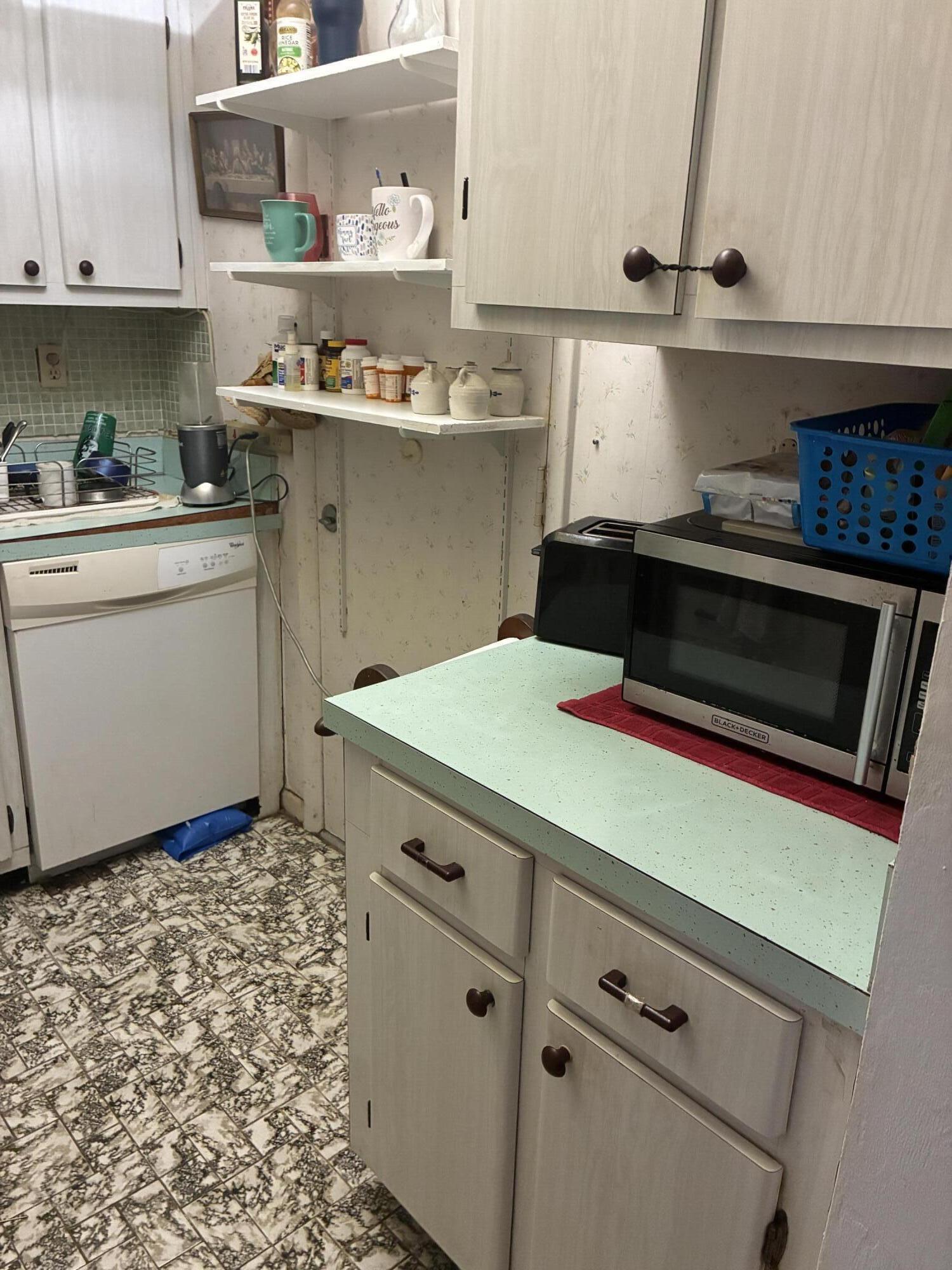 RIVER SHORES CONDO - Residential
