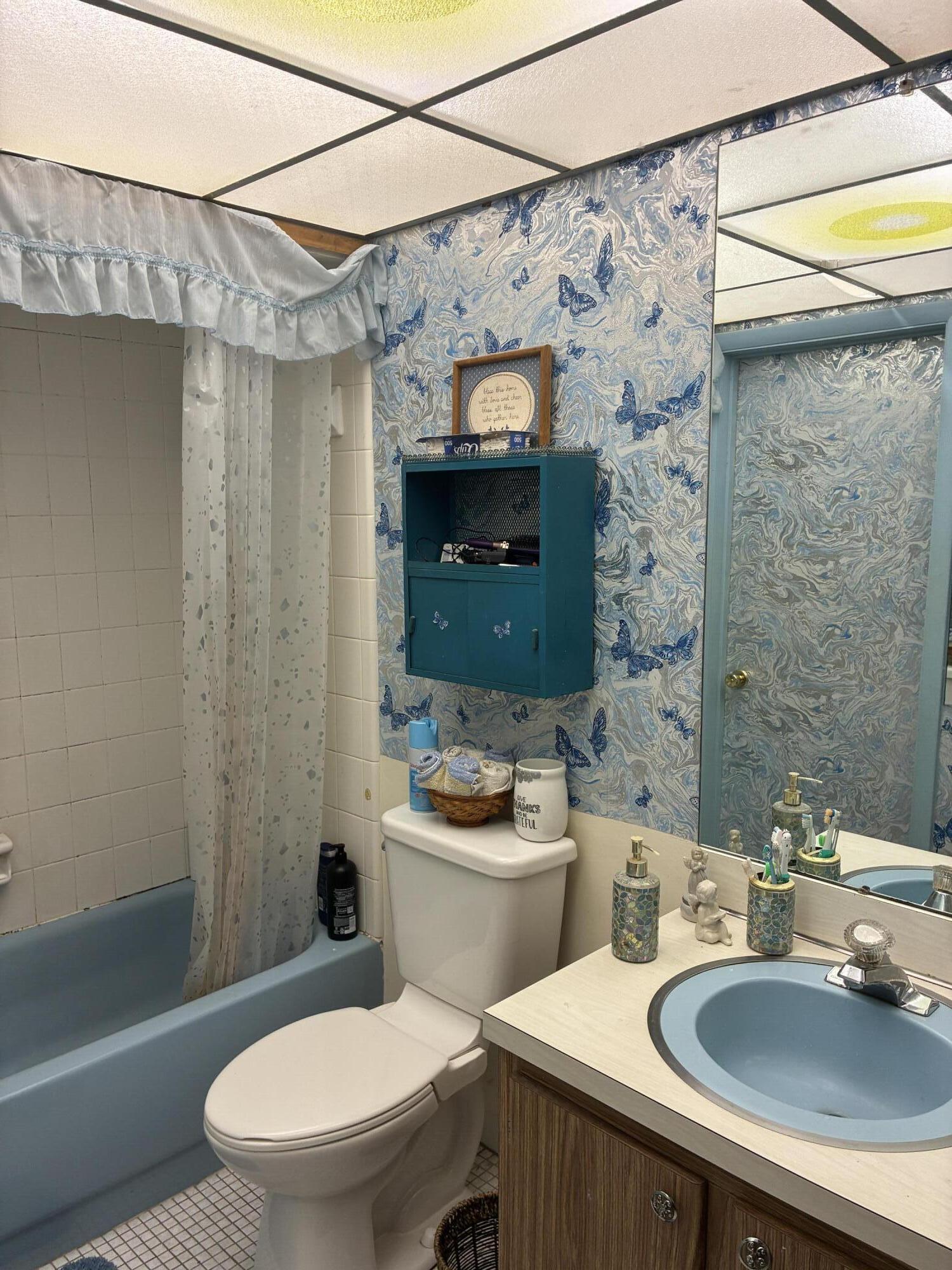 RIVER SHORES CONDO - Residential