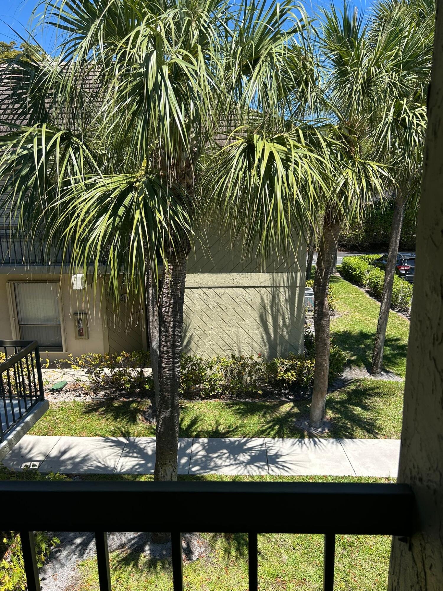 BANYAN COURTS CONDO - Residential Lease