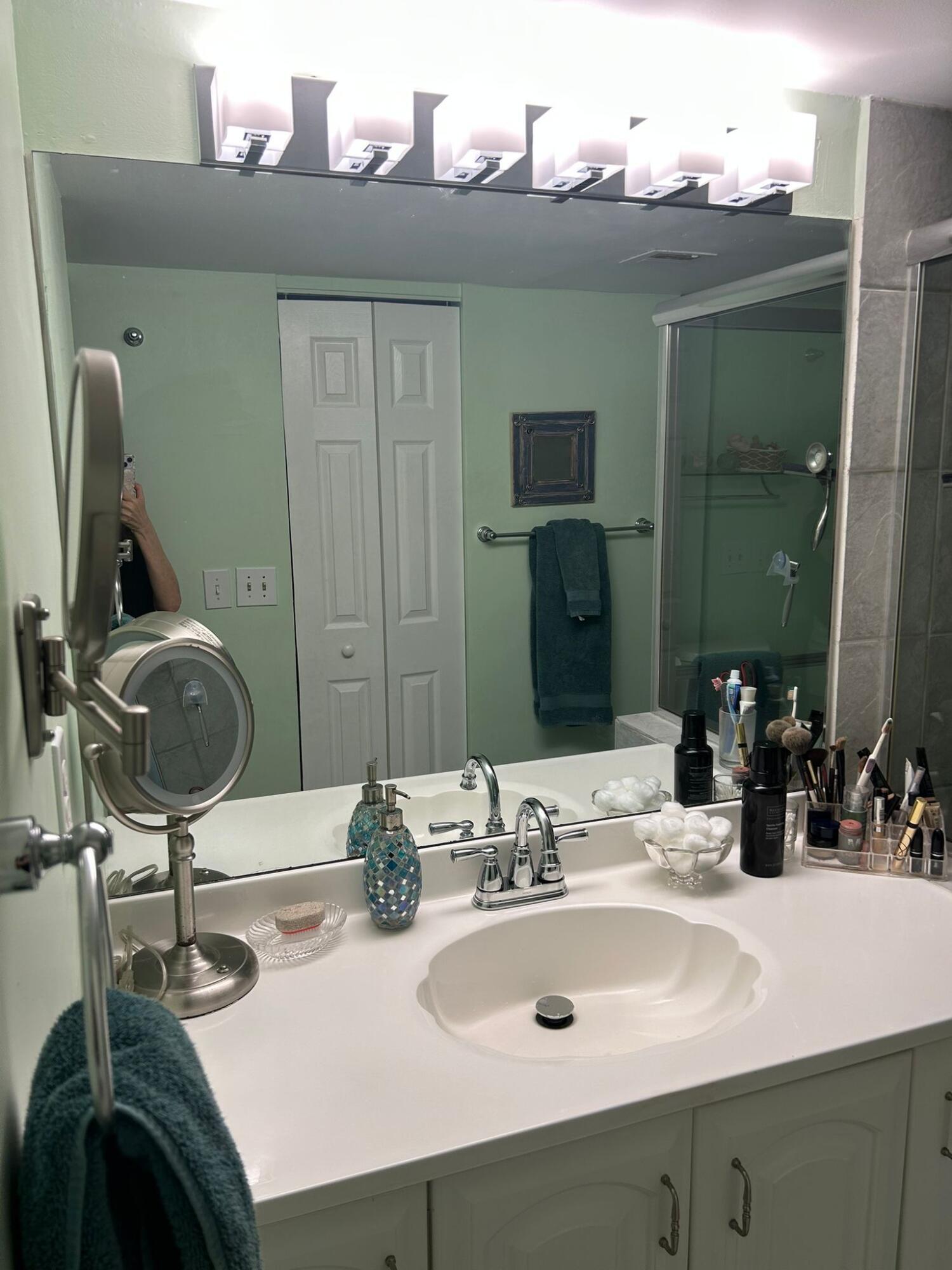 BANYAN COURTS CONDO - Residential Lease