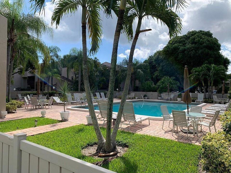 BANYAN COURTS CONDO - Residential Lease