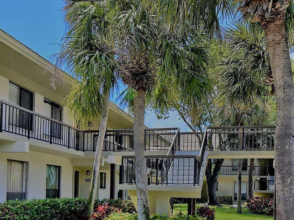 BANYAN COURTS CONDO - Residential Lease