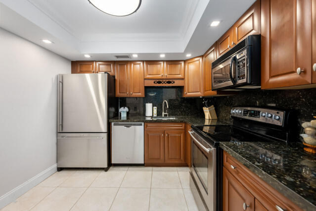 DUNE DECK OF THE PALM BEACHES CONDO - Residential Lease