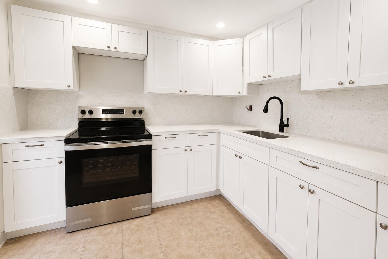 FIFITH MOORINGS CONDO - Residential
