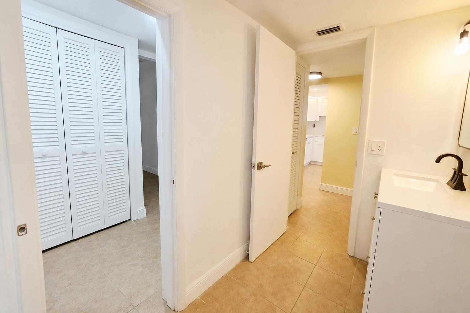 FIFITH MOORINGS CONDO - Residential