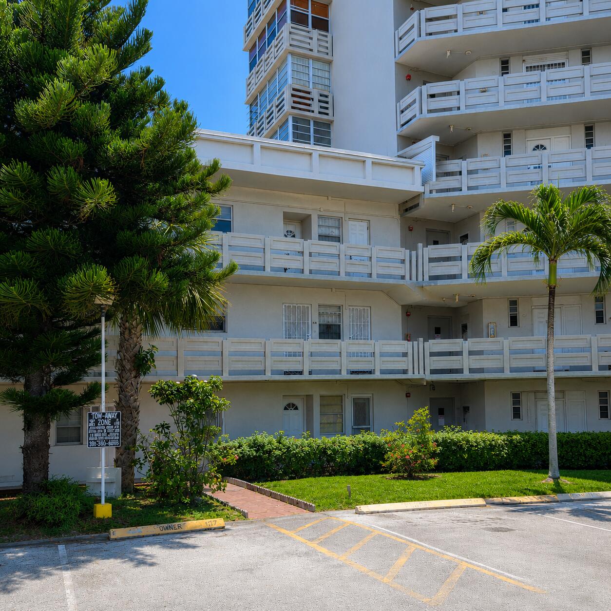 FIFITH MOORINGS CONDO - Residential