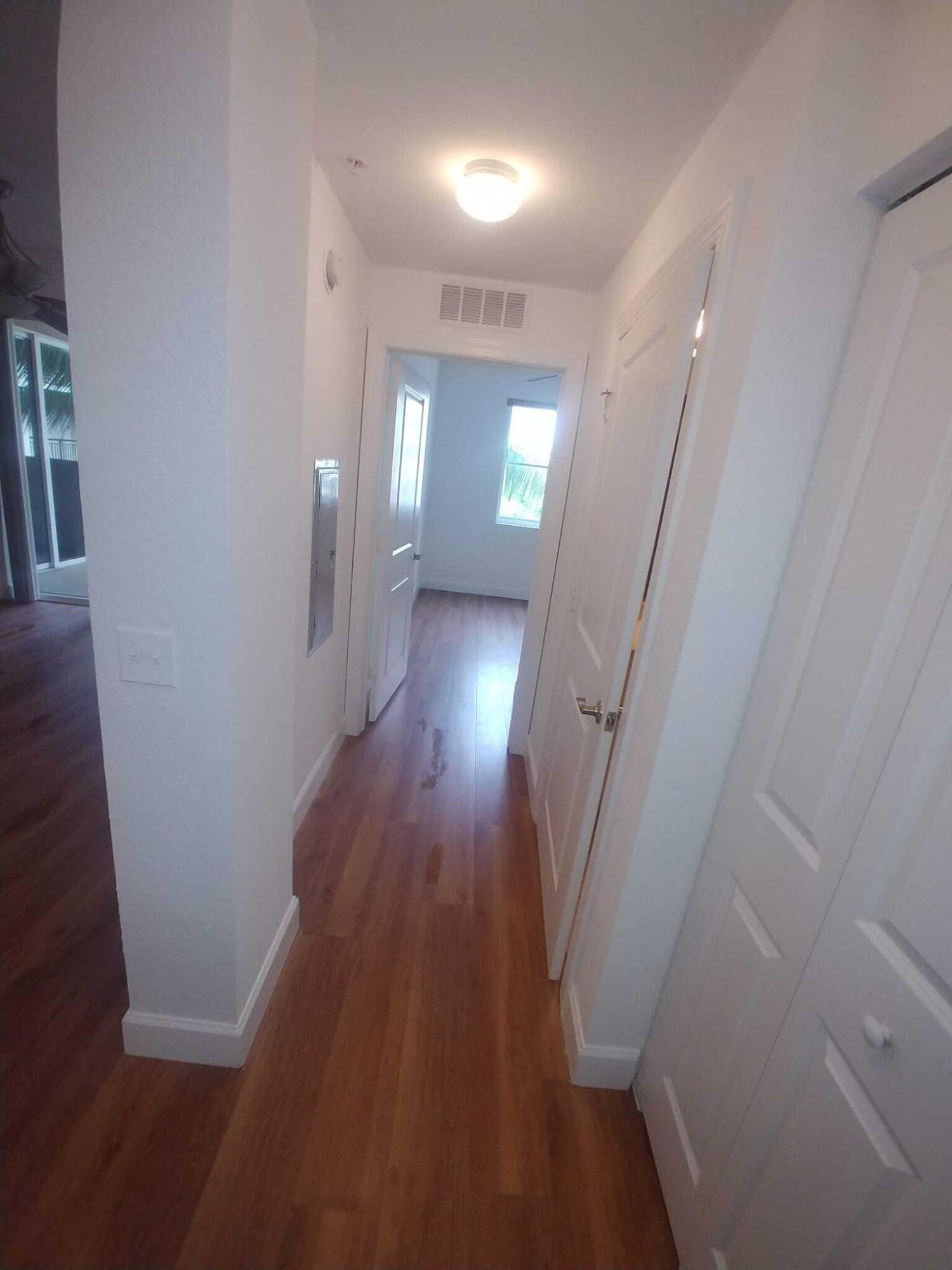 VIZCAYA LAKES CONDO - Residential Lease