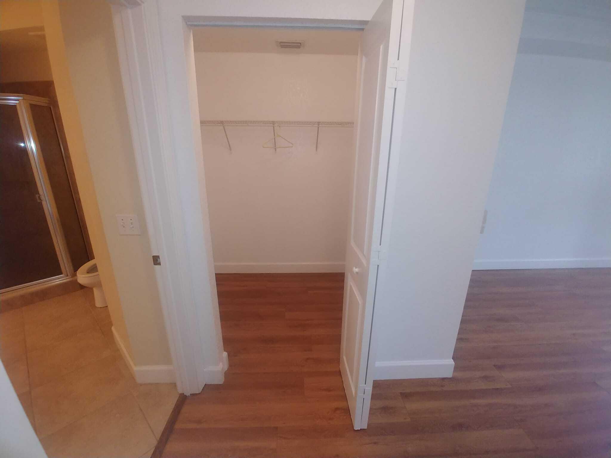 VIZCAYA LAKES CONDO - Residential Lease