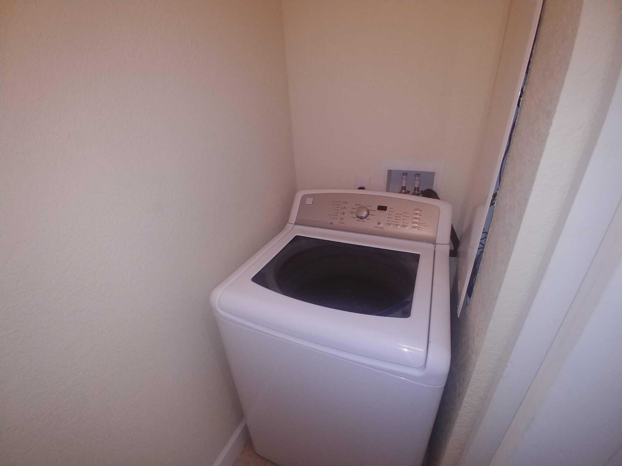 VIZCAYA LAKES CONDO - Residential Lease