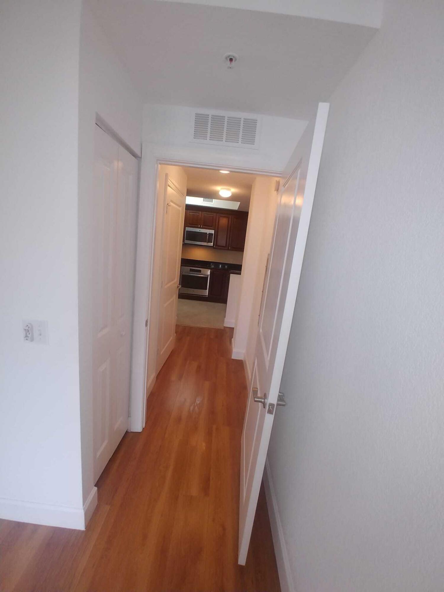 VIZCAYA LAKES CONDO - Residential Lease