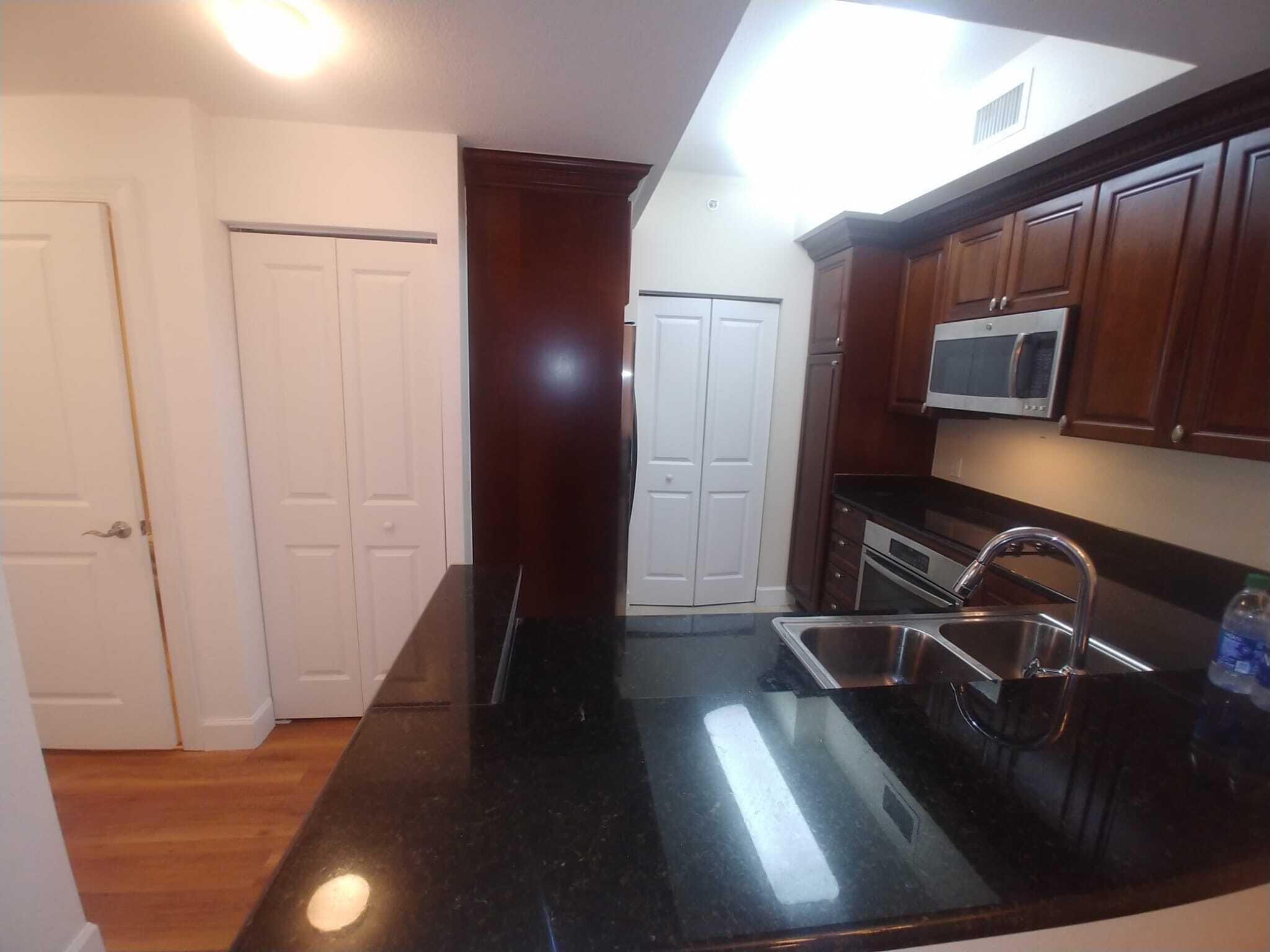 VIZCAYA LAKES CONDO - Residential Lease