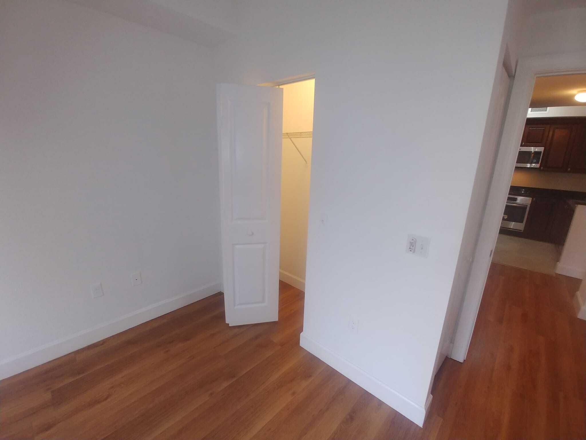 VIZCAYA LAKES CONDO - Residential Lease