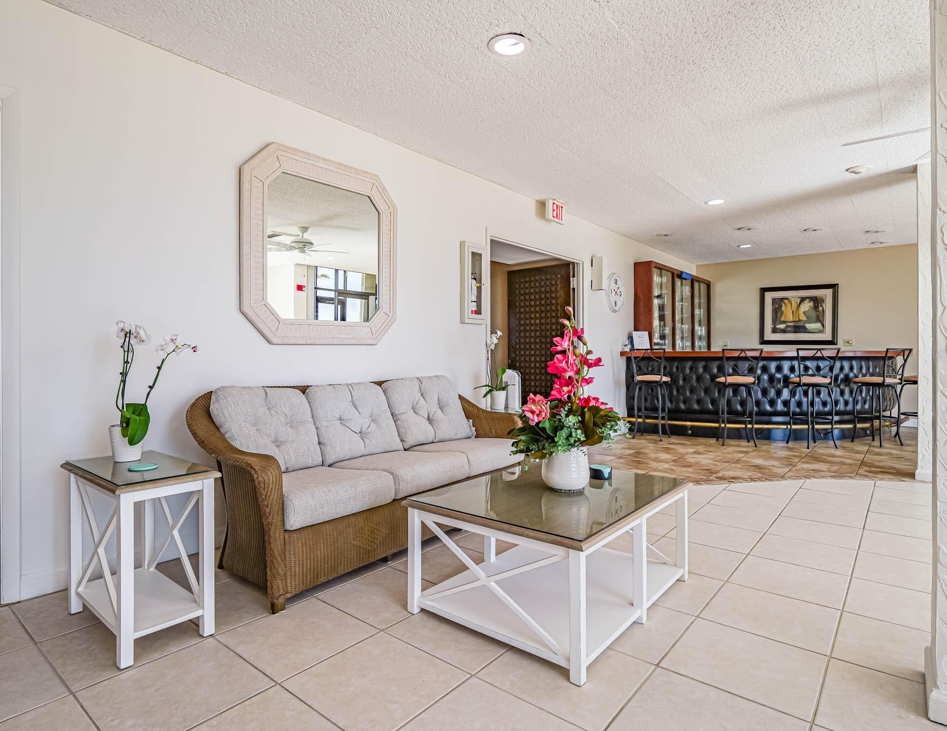 SEA PALMS CONDOMINIUM - Residential Lease