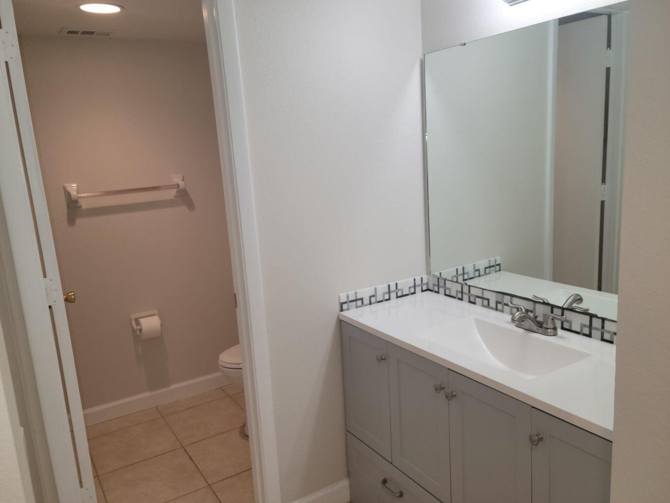 MIDPORT PLACE II, A CONDOMINIUM - Residential Lease
