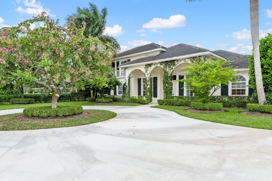 SADDLE CLUB OF WELLINGTON - Residential