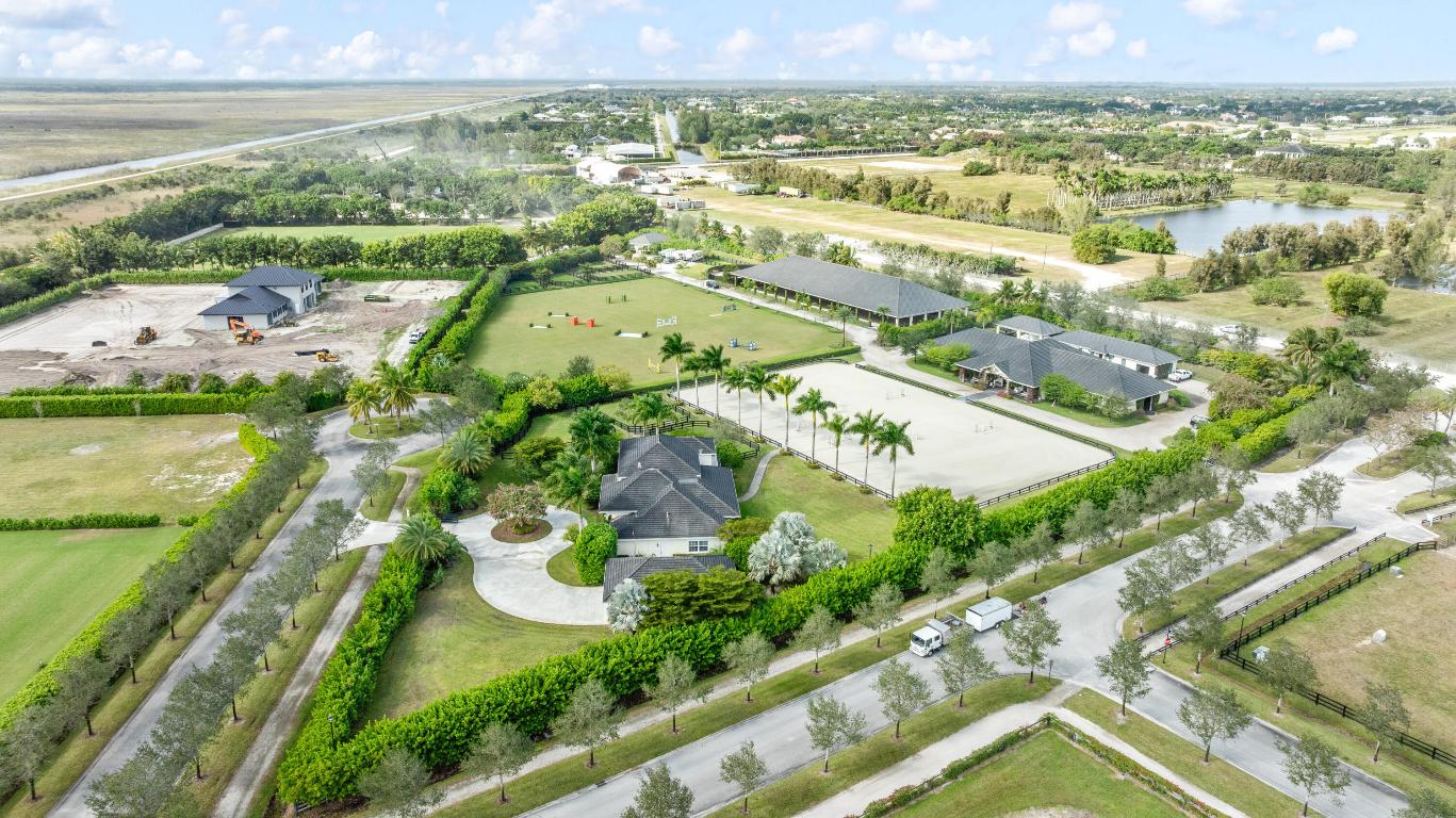SADDLE CLUB OF WELLINGTON - Residential