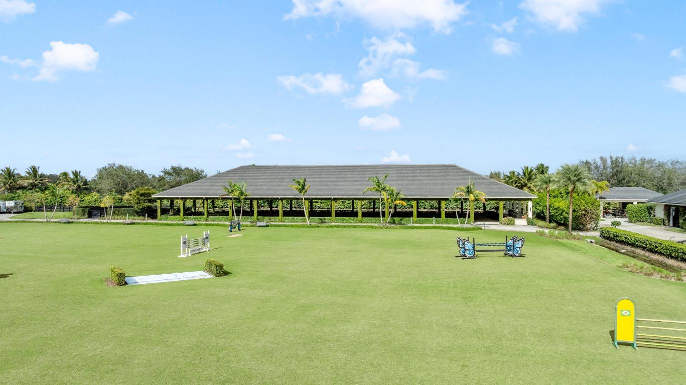 SADDLE CLUB OF WELLINGTON - Residential
