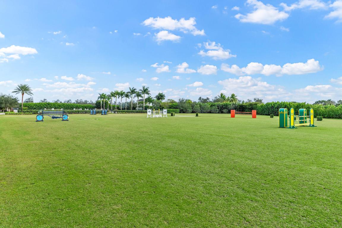 SADDLE CLUB OF WELLINGTON - Residential
