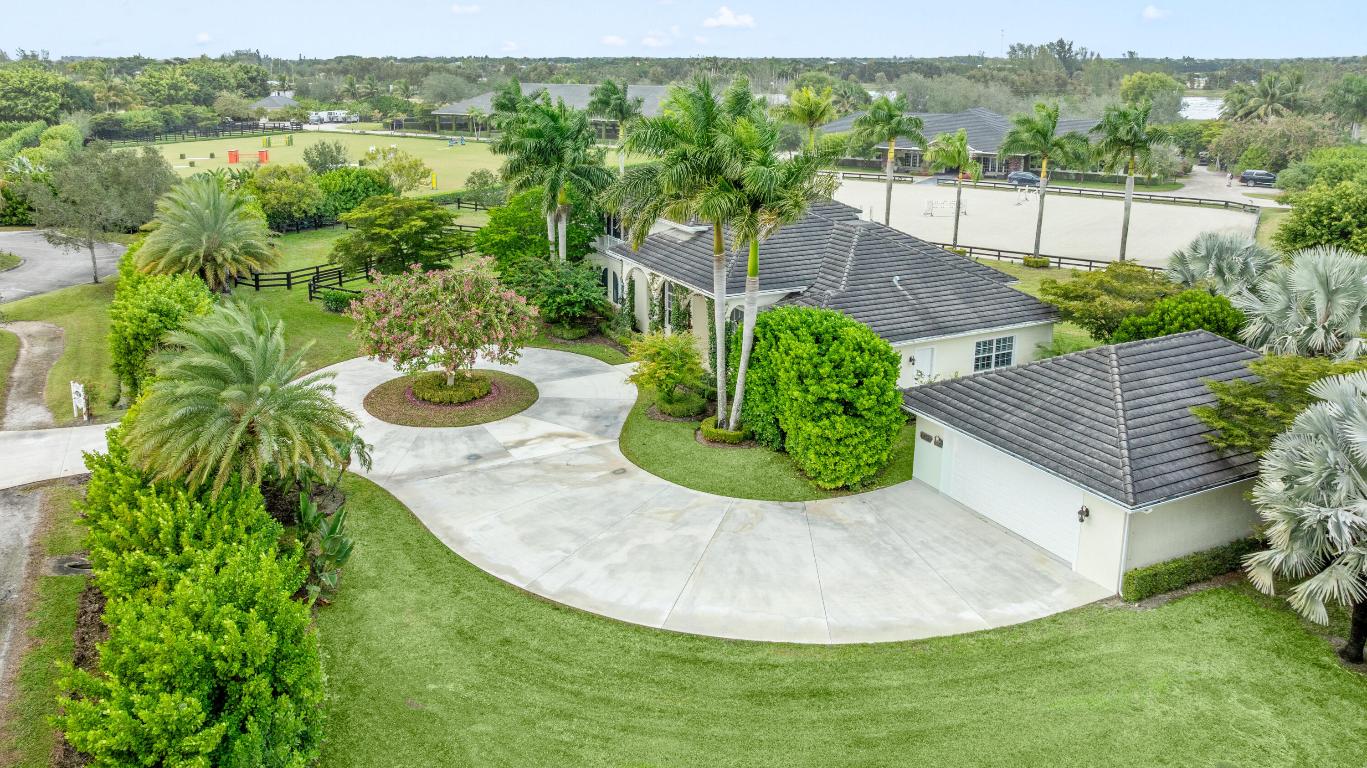 SADDLE CLUB OF WELLINGTON - Residential
