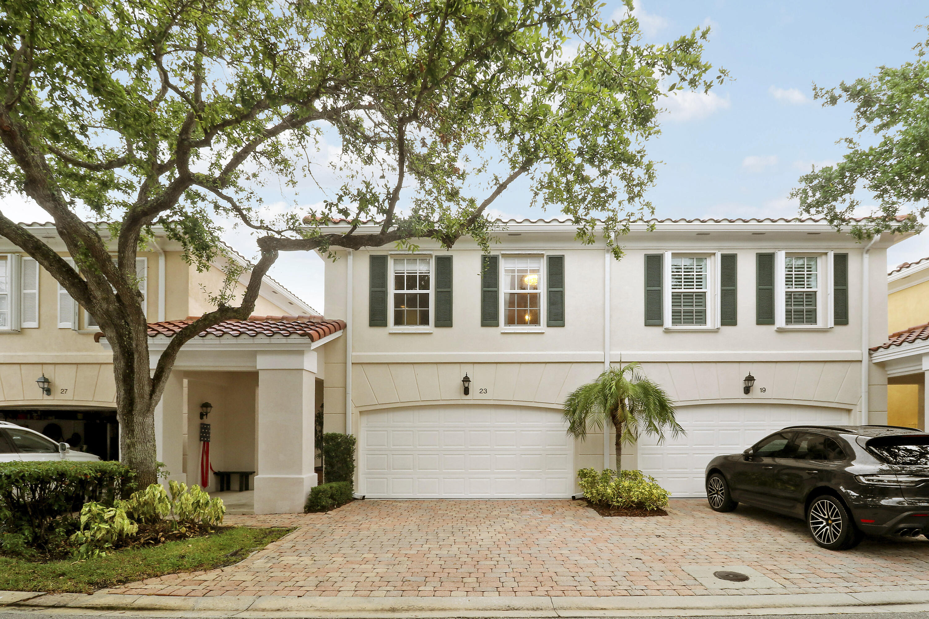 TEQUESTA OAKS - Residential
