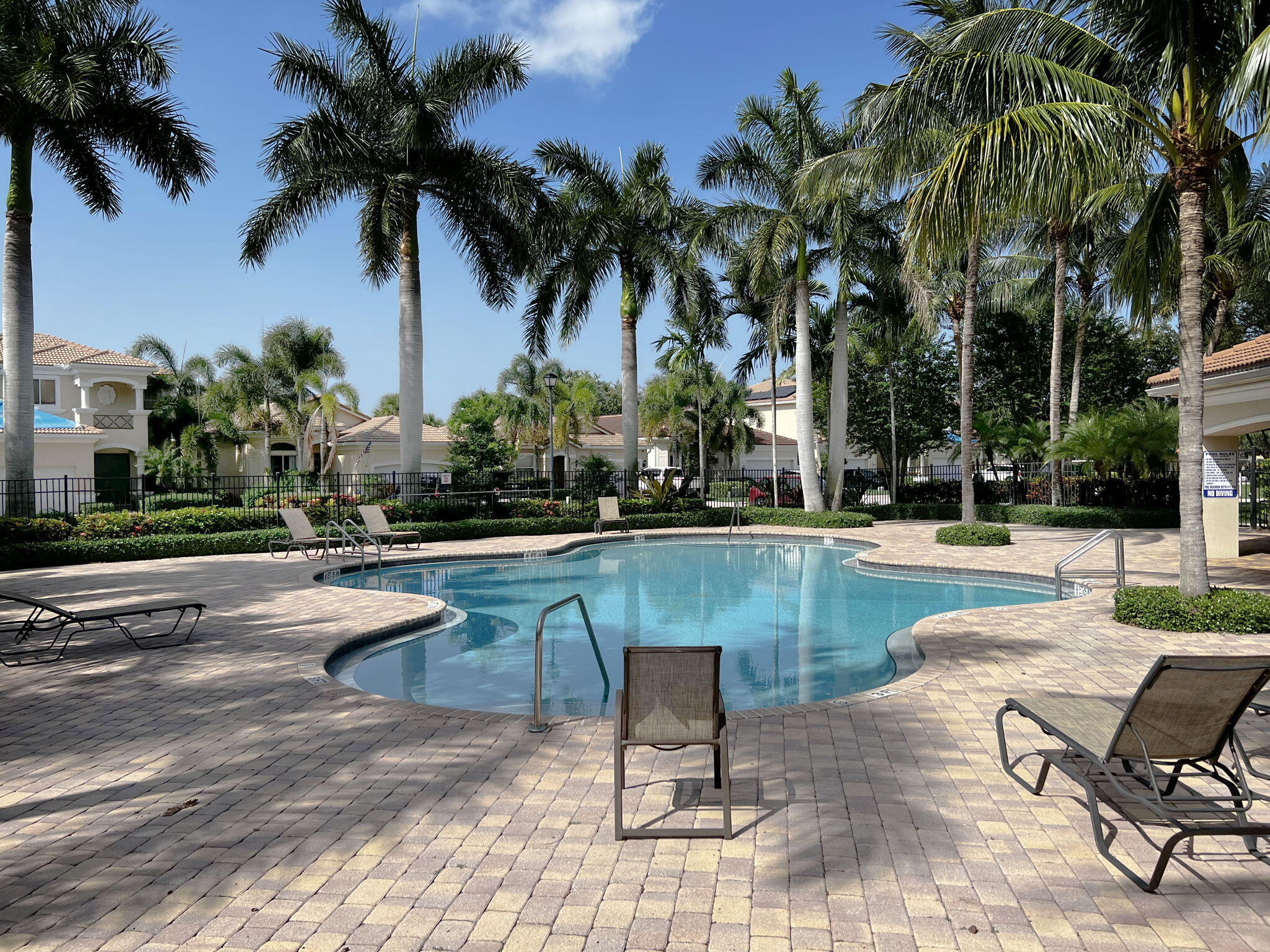 Knollwood - Residential