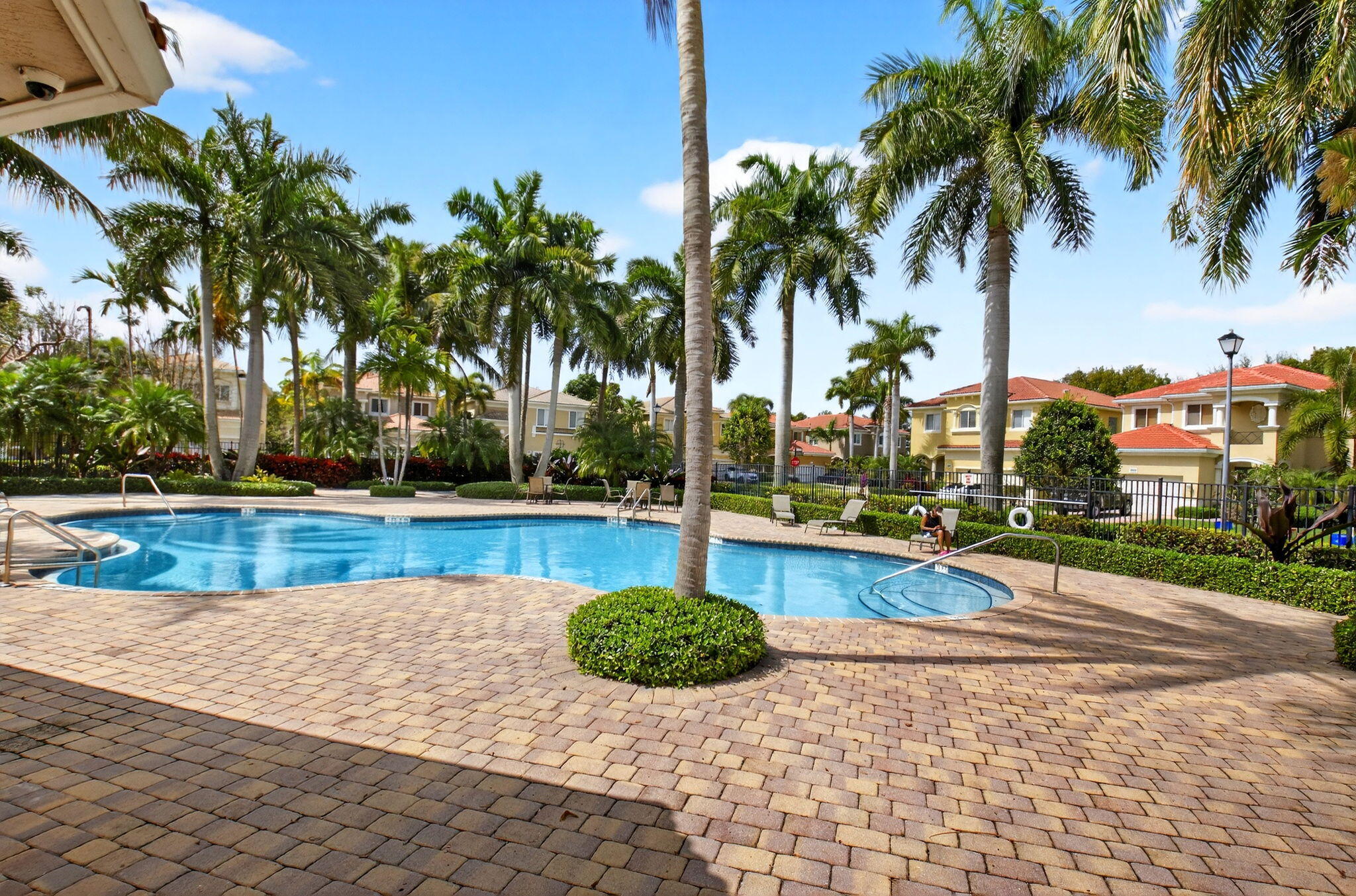 Knollwood - Residential
