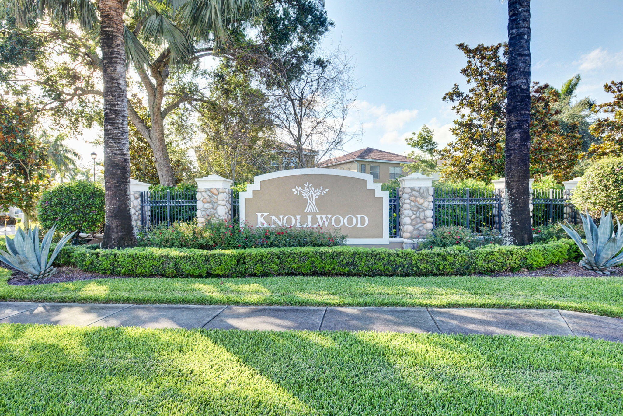 Knollwood - Residential