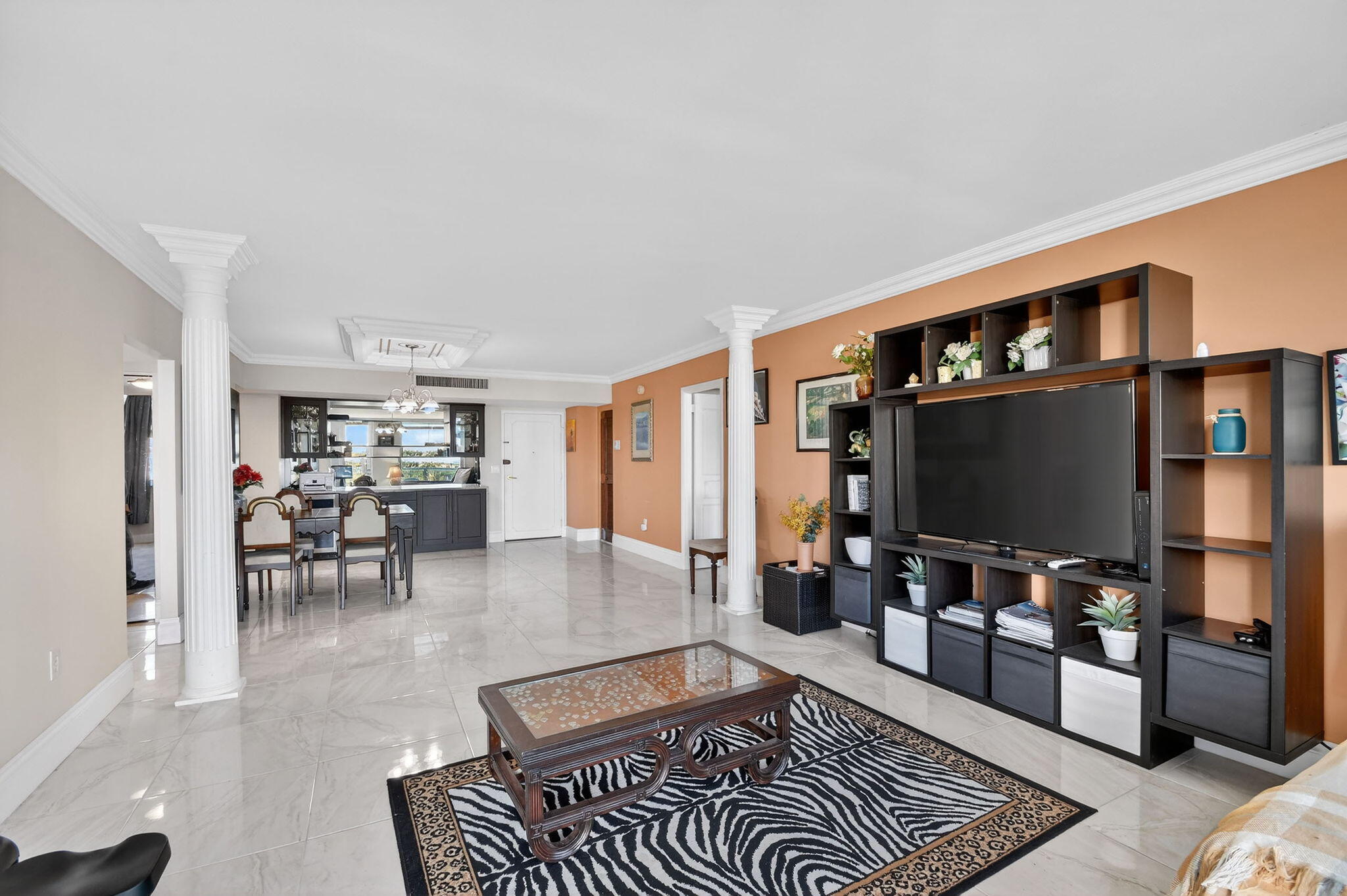 PATRICIAN OF PALM BEACH COND 35-44-43, N 275 FT OF - Residential Lease