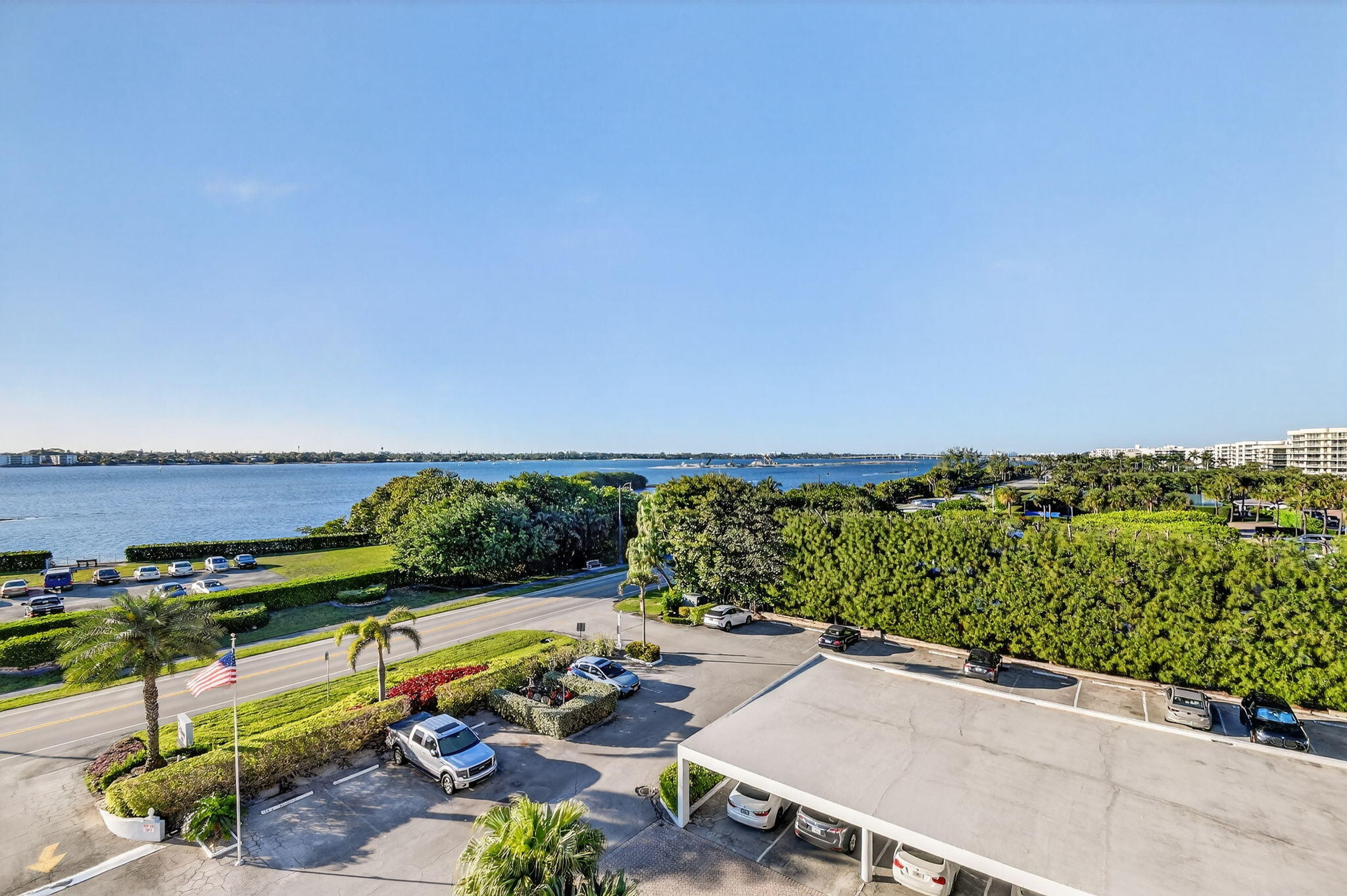 PATRICIAN OF PALM BEACH COND 35-44-43, N 275 FT OF - Residential Lease