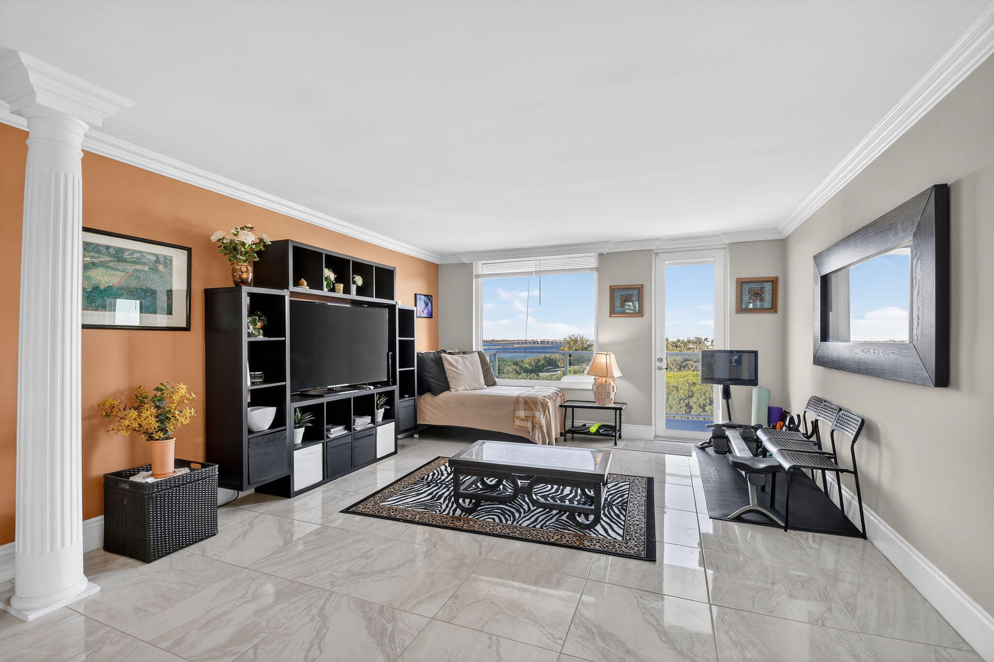 PATRICIAN OF PALM BEACH COND 35-44-43, N 275 FT OF - Residential Lease