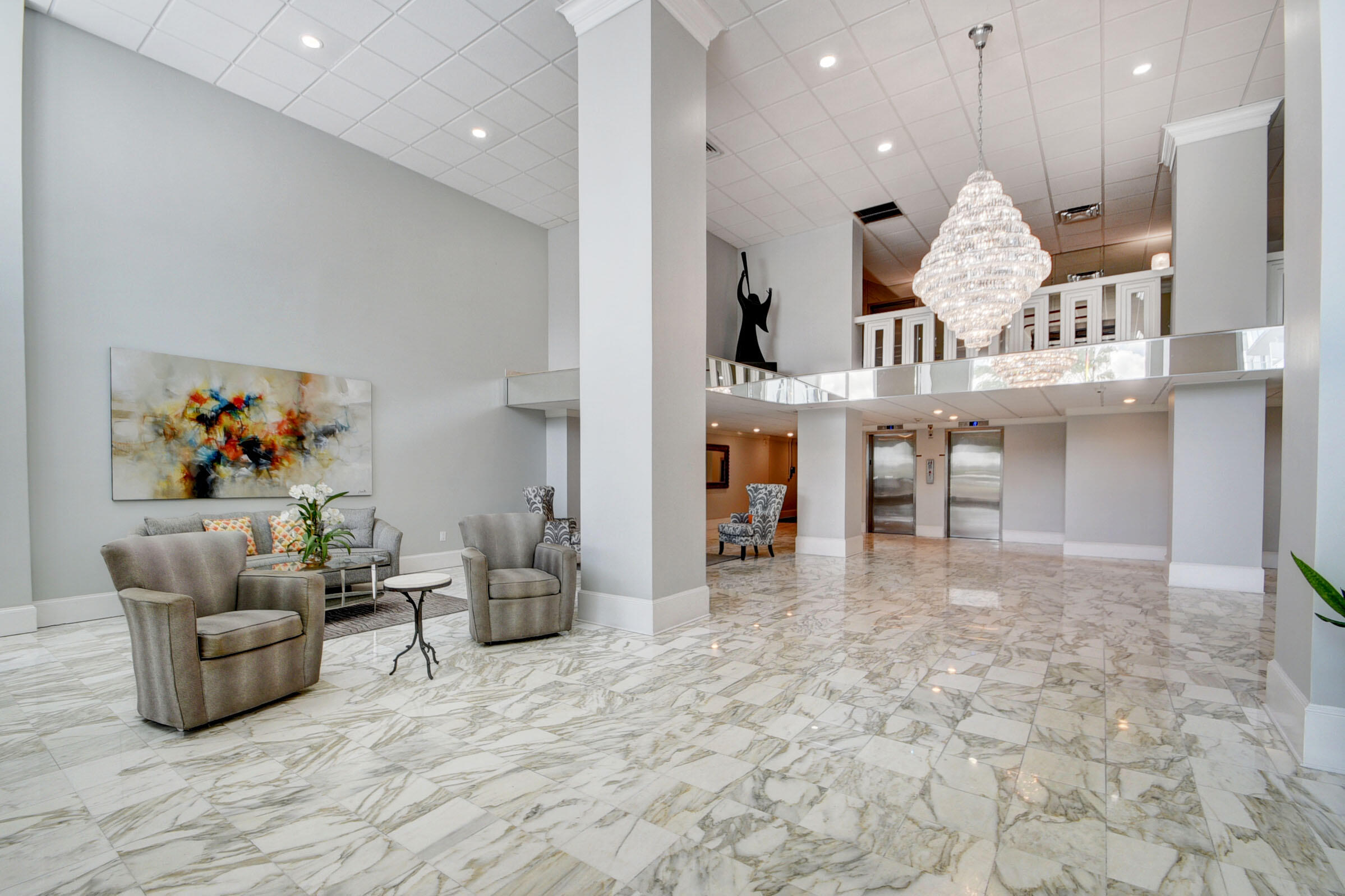 PATRICIAN OF PALM BEACH COND 35-44-43, N 275 FT OF - Residential Lease