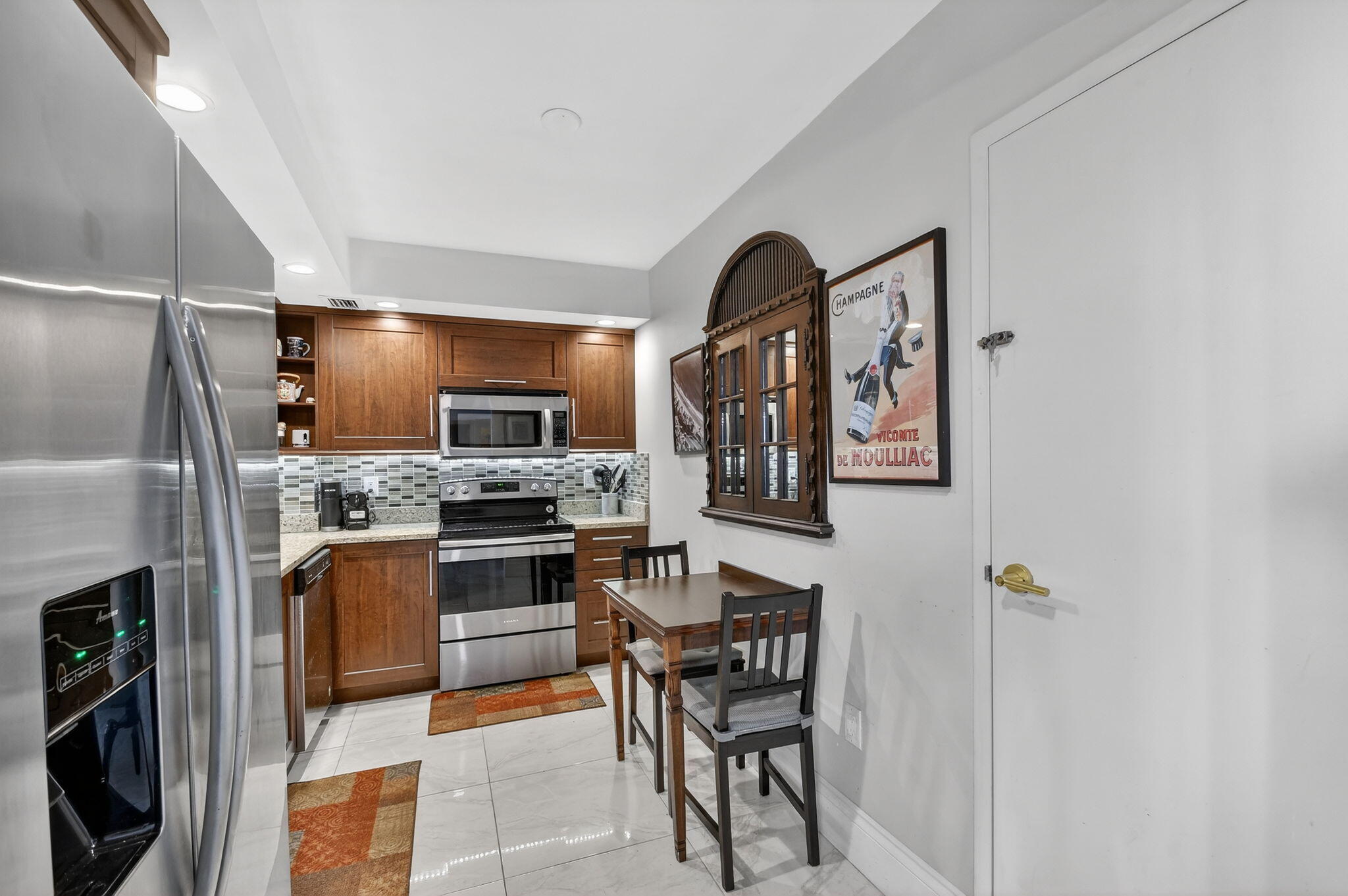PATRICIAN OF PALM BEACH COND 35-44-43, N 275 FT OF - Residential Lease