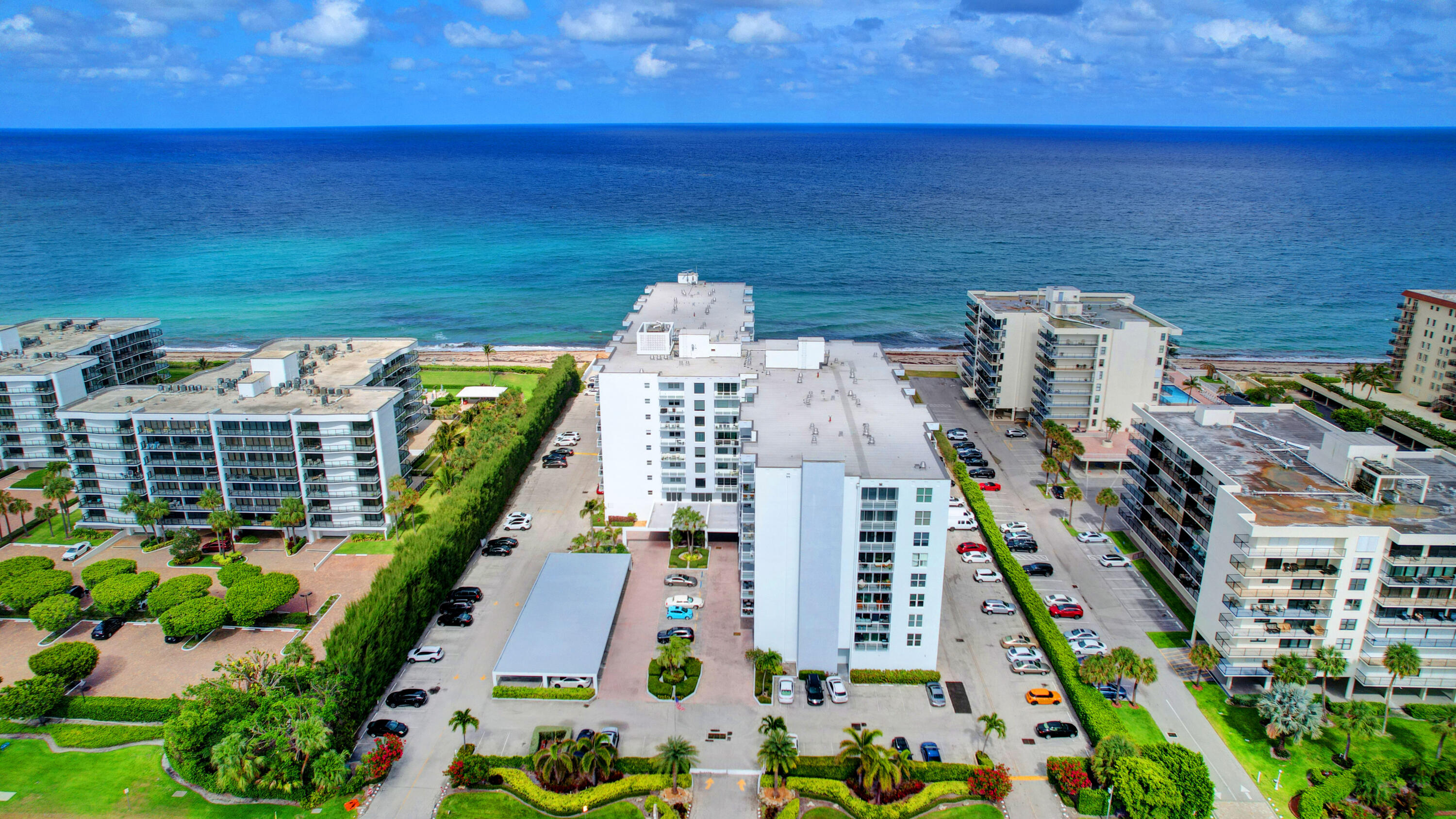 PATRICIAN OF PALM BEACH COND 35-44-43, N 275 FT OF - Residential Lease