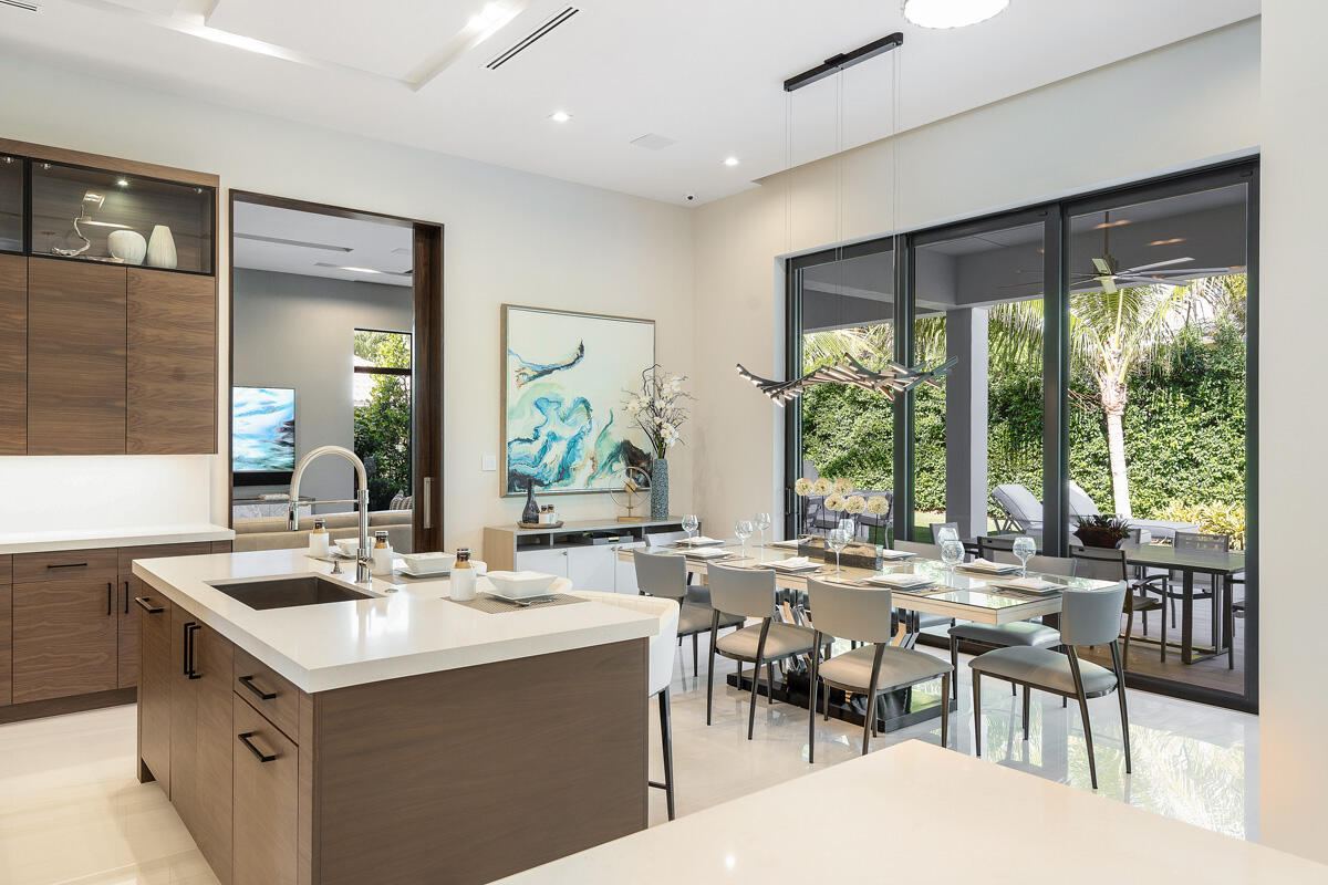 ROYAL PALM YACHT & COUNTRY CLUB - Residential