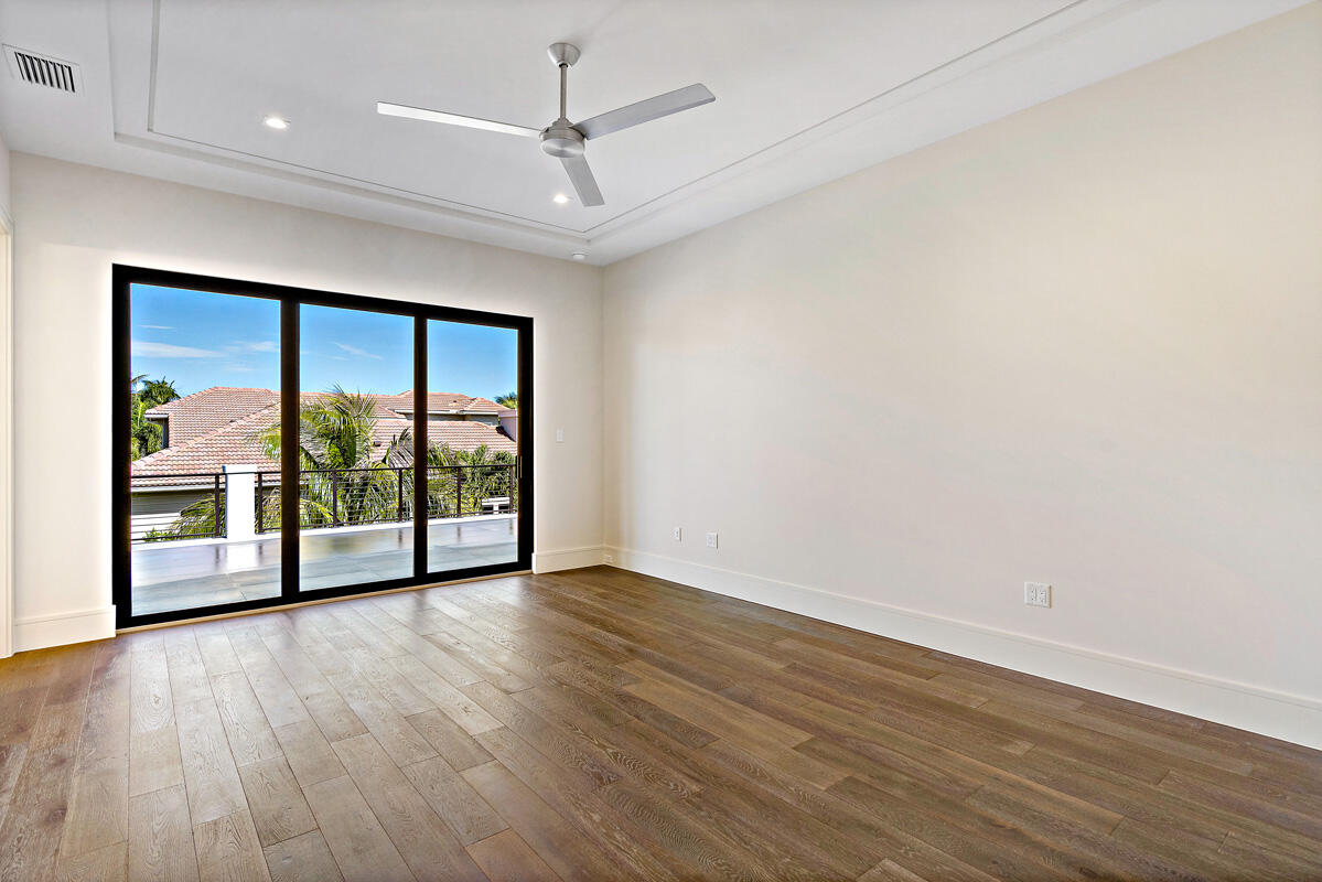 ROYAL PALM YACHT & COUNTRY CLUB - Residential