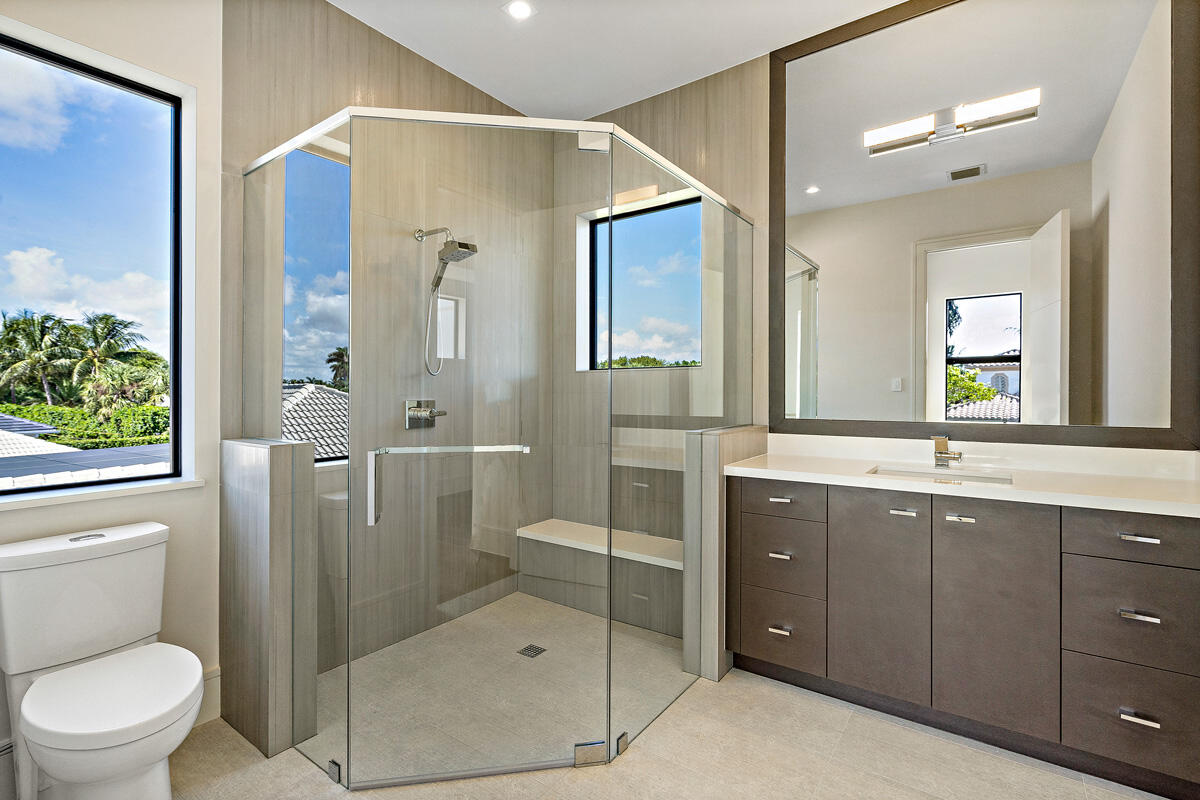 ROYAL PALM YACHT & COUNTRY CLUB - Residential