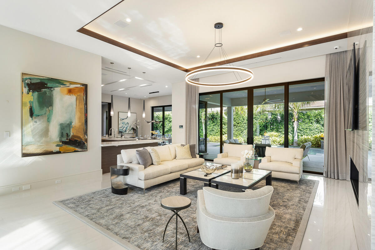 ROYAL PALM YACHT & COUNTRY CLUB - Residential