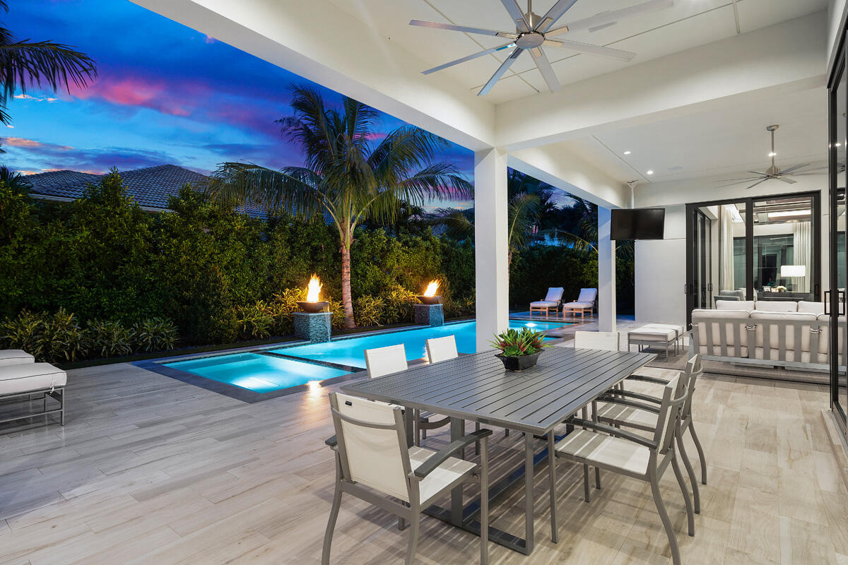 ROYAL PALM YACHT & COUNTRY CLUB - Residential